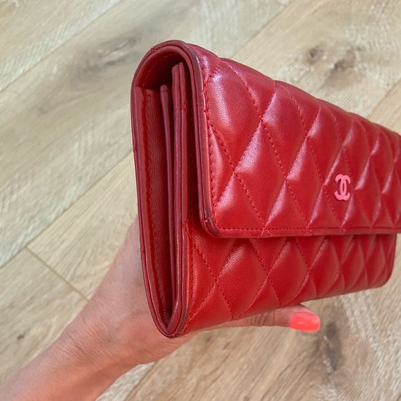 ❤️Authentic Chanel Lambskin Quilted Leather Wallet - Picture 9 of 12